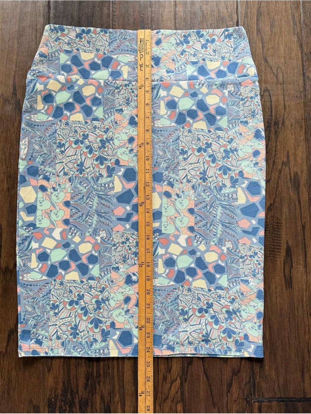 LuLaRoe women’s Blue Multi-Color Floral Mosaic Cassie Pencil Skirt size large - Picture 4 of 6